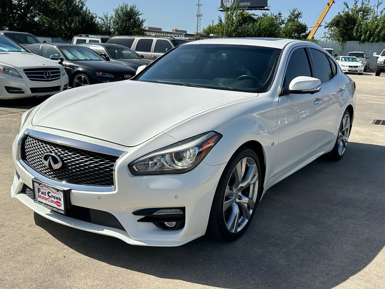 Used 2015 INFINITI Q70 5.6 w/ Sport Package RWD image 2