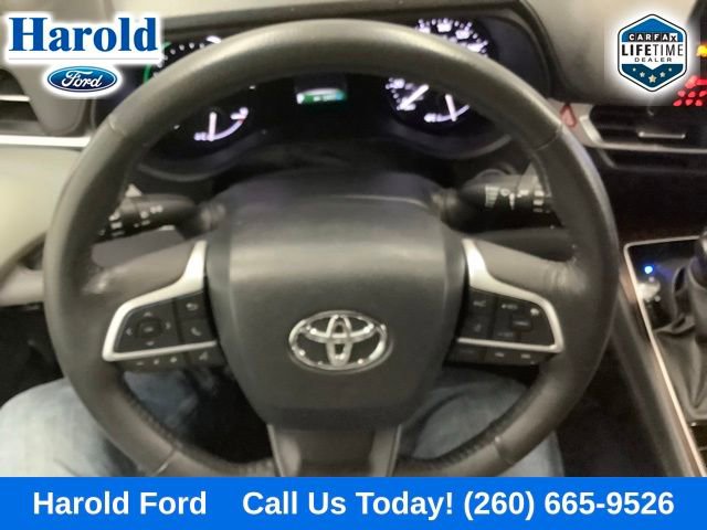 Used 2024 Toyota Sienna XLE FWD image 15