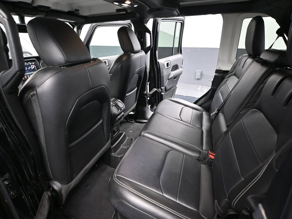 Used 2023 Jeep Wrangler Unlimited Sahara image 38