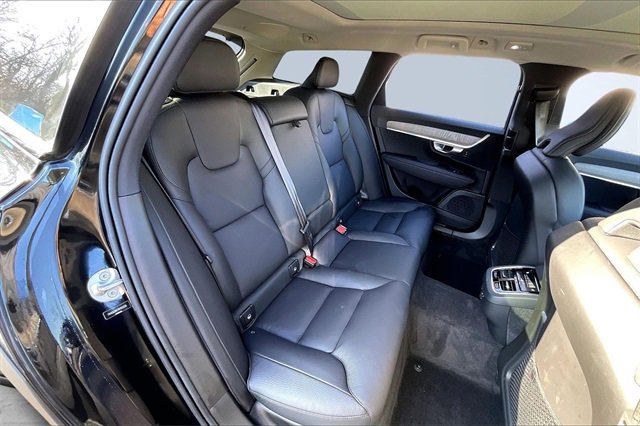 Certified 2024 Volvo V90 B6 Cross Country Plus w/ Climate Package image 28