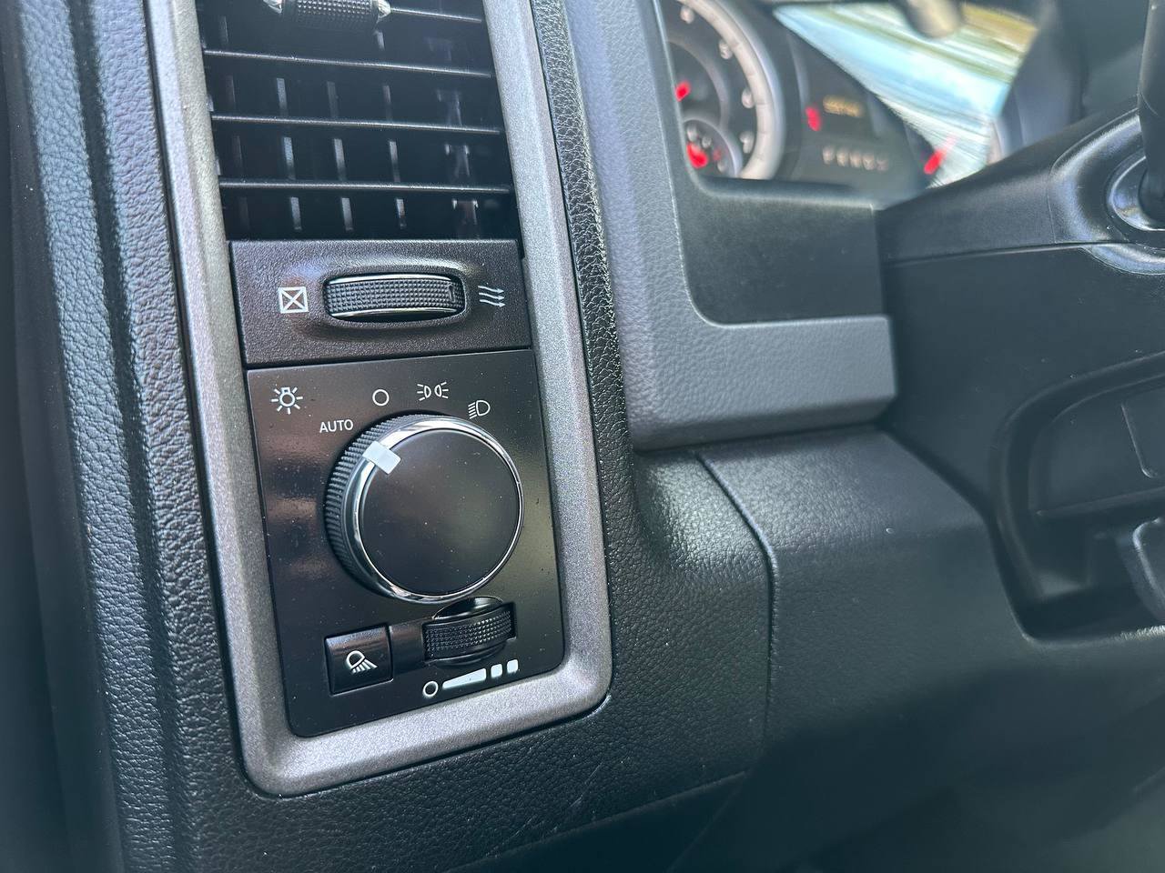 Used 2014 RAM 1500 Tradesman w/ Power & Remote Entry Group RWD image 25