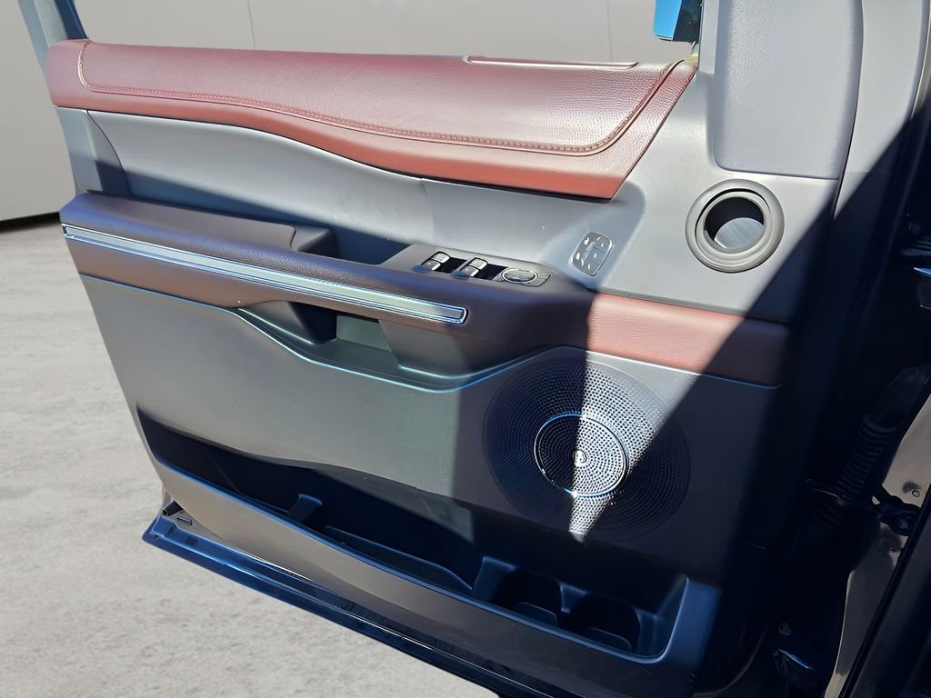 Used 2024 Ford Expedition Max Limited image 17