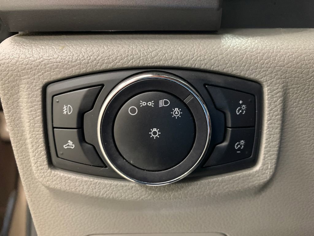 Used 2015 Ford F150 XLT image 21