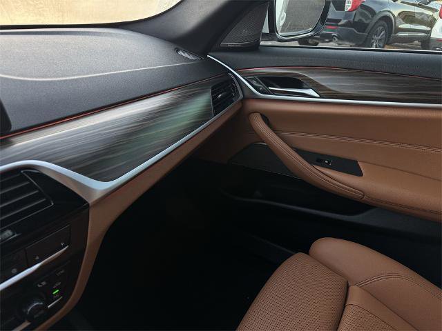 Used 2021 BMW 530i w/ Executive Package image 28