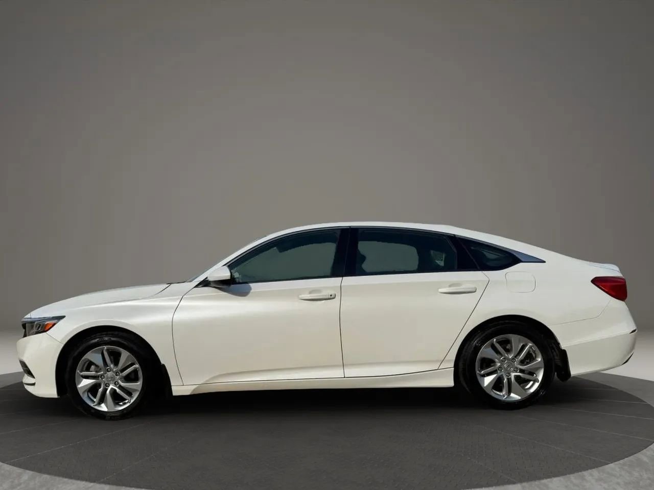 Used 2019 Honda Accord LX image 2