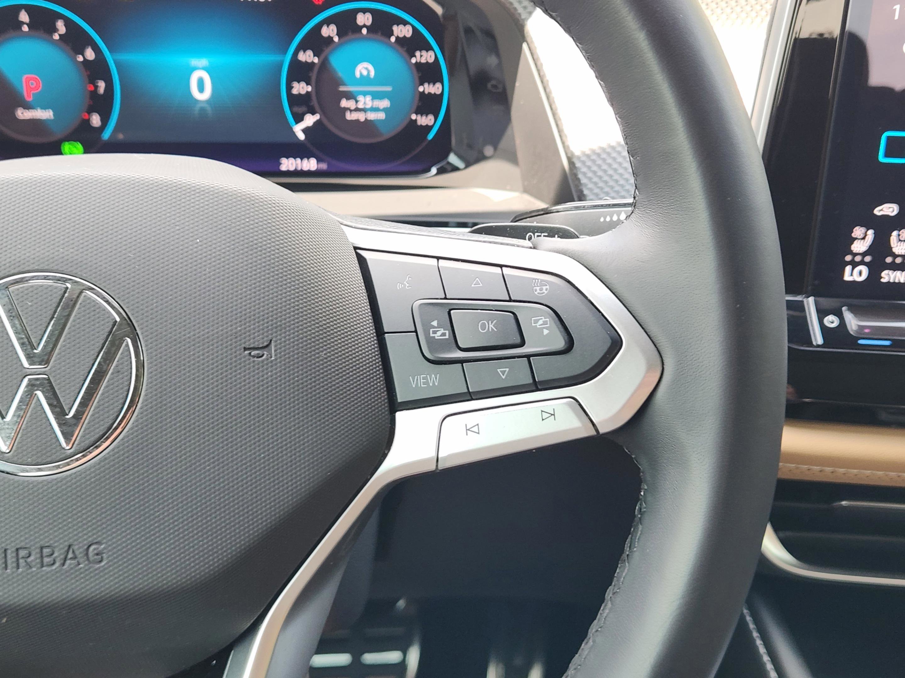 Used 2024 Volkswagen Atlas Cross Sport SEL R-Line AWD/4WD image 26