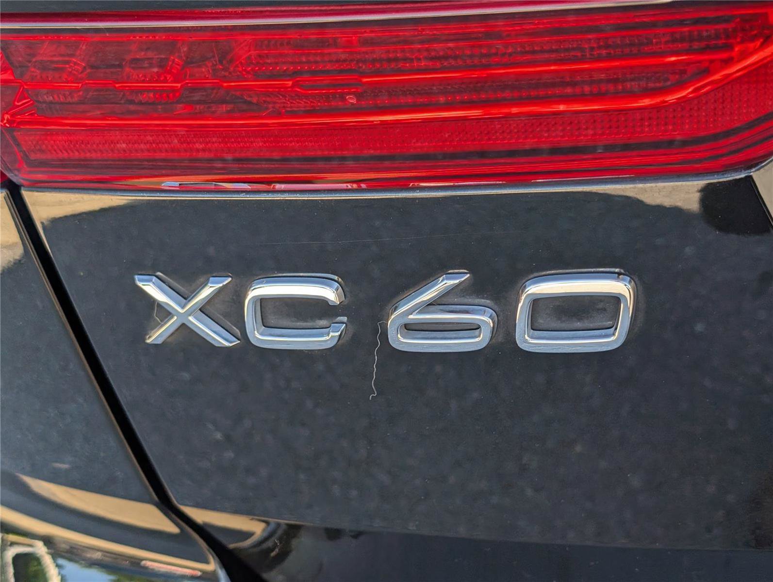 Used 2022 Volvo XC60 B5 Momentum AWD/4WD image 9