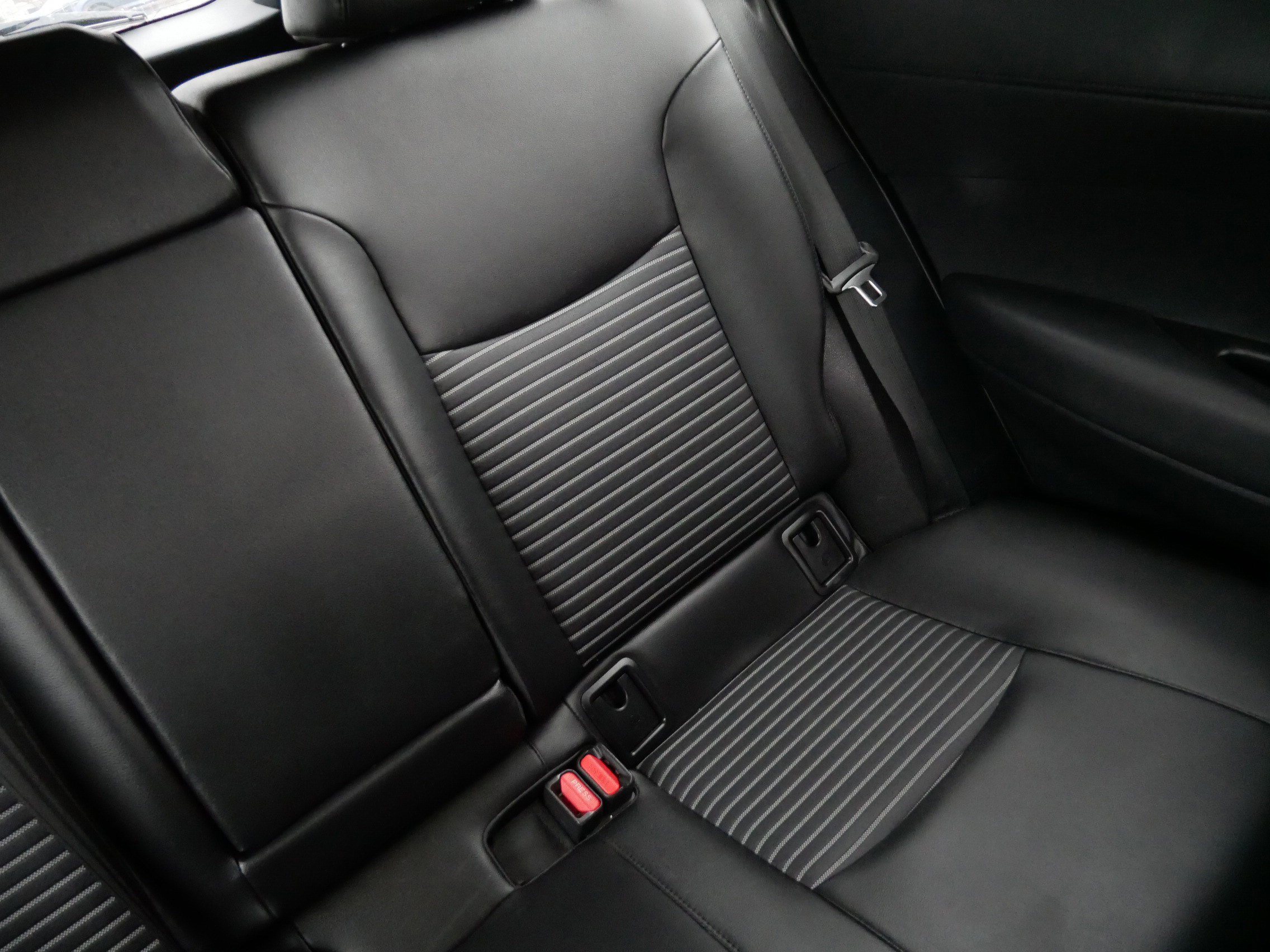 Used 2024 Toyota Corolla Cross XSE w/ Convenience Package image 14