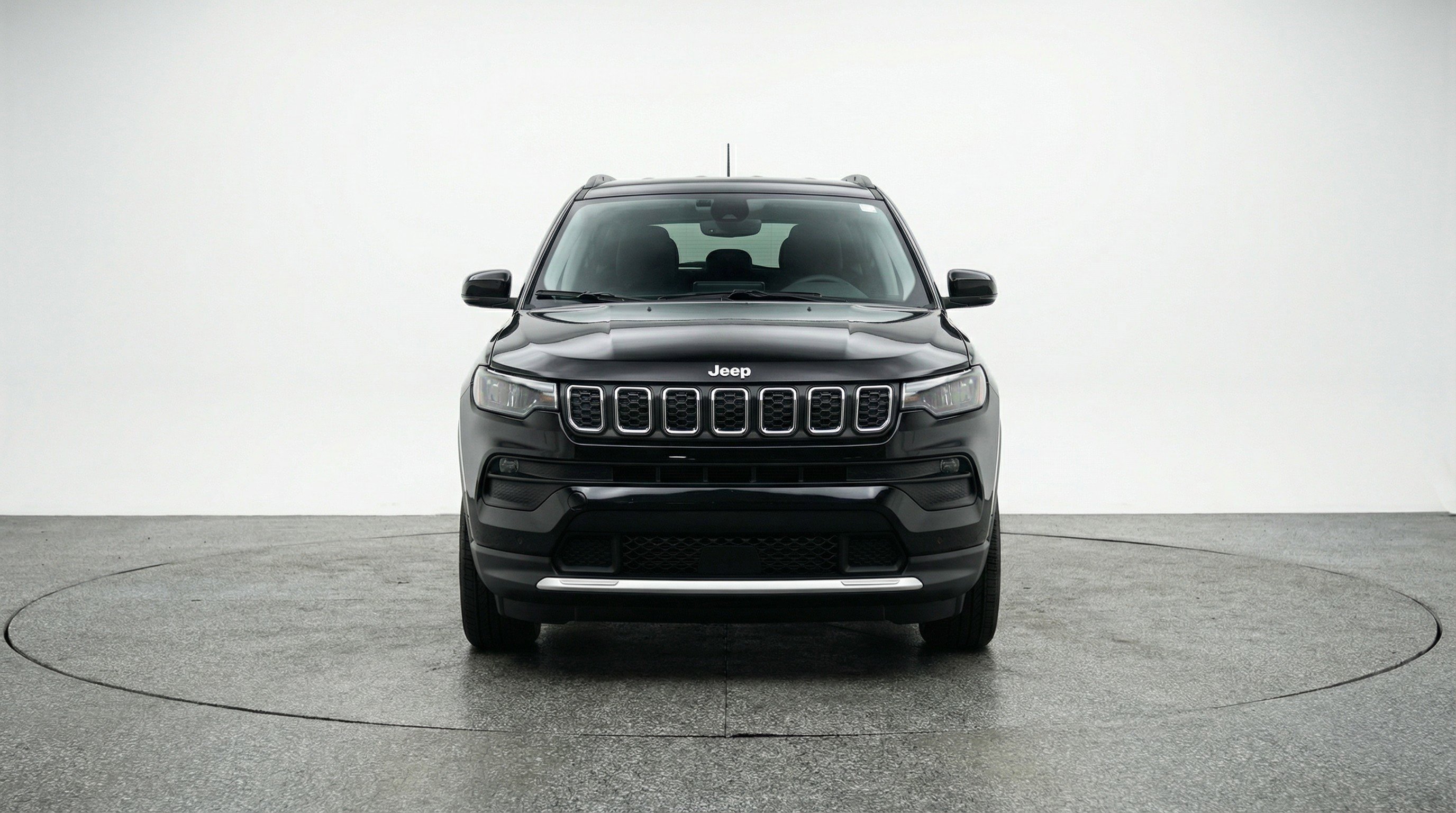 Used 2025 Jeep Compass Latitude image 2