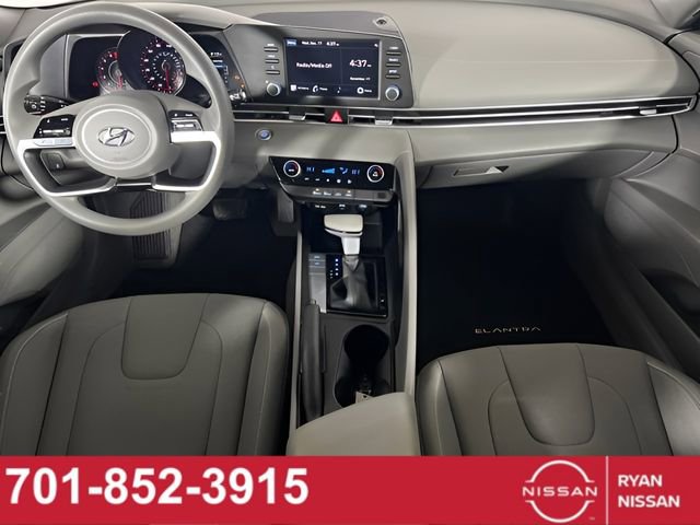 Used 2023 Hyundai Elantra SEL w/ Cargo Package image 2