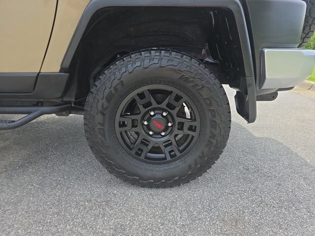 Used 2014 Toyota FJ Cruiser 4WD w/ Upgrade Package image 32