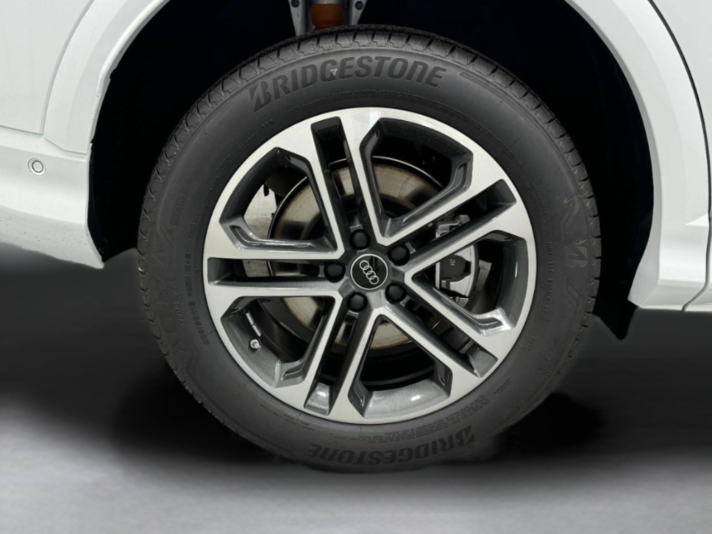 New 2025 Audi Q5 Premium image 8