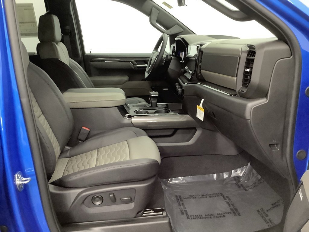 New 2026 Chevrolet Silverado 1500 ZR2 w/ Dark Appearance Package image 28