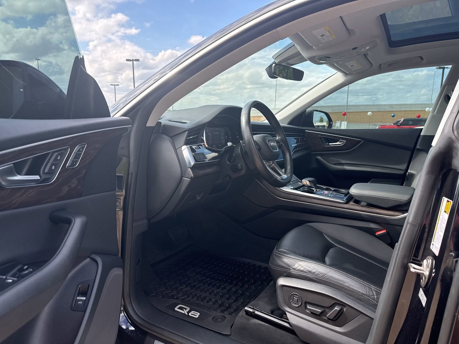 Used 2019 Audi Q8 Premium w/ Convenience Package AWD/4WD image 12