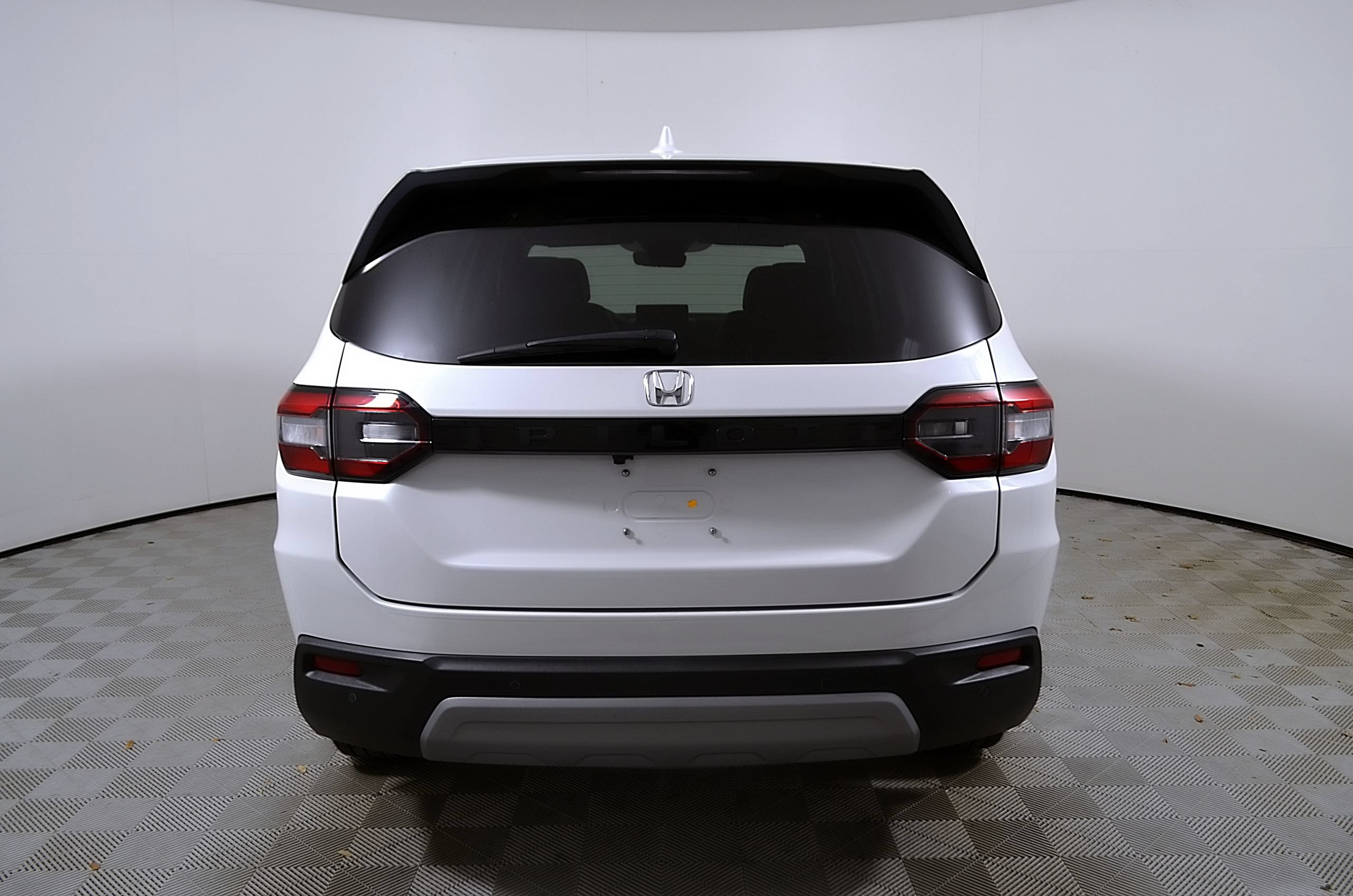 Used 2025 Honda Pilot EX-L image 8