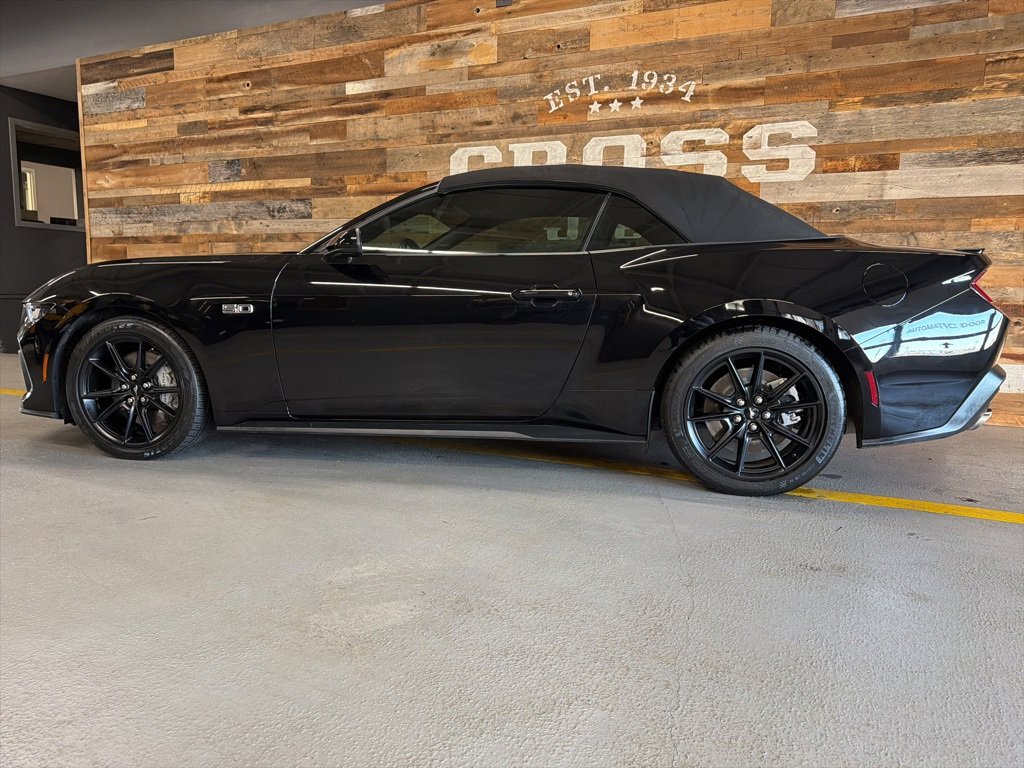 Used 2024 Ford Mustang GT Premium image 18