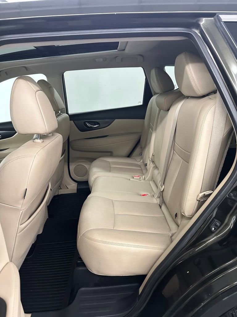 Used 2016 Nissan Rogue SL w/ SL Premium Package image 28