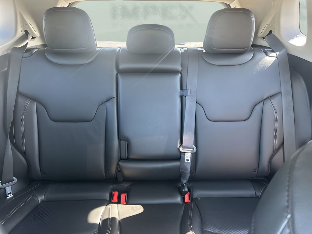 Used 2022 Jeep Compass Limited image 11