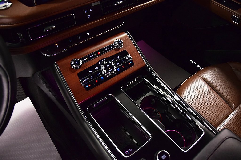 Used 2022 Lincoln Aviator Reserve w/ Equipment Group 201A image 22