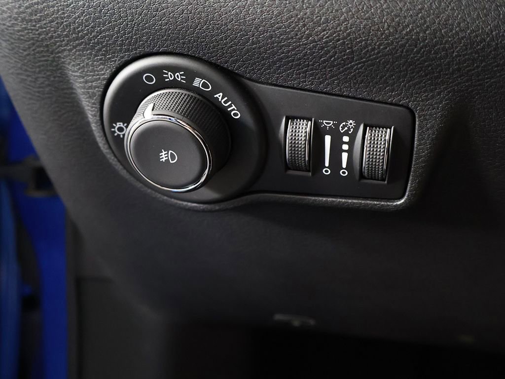Used 2024 Jeep Compass Latitude AWD/4WD image 33