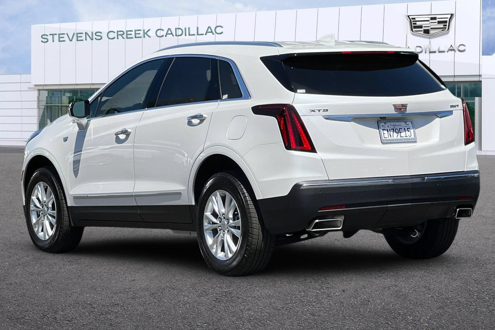 Used 2026 Cadillac XT5 Luxury w/ LPO, Floor Liner Package FWD image 5