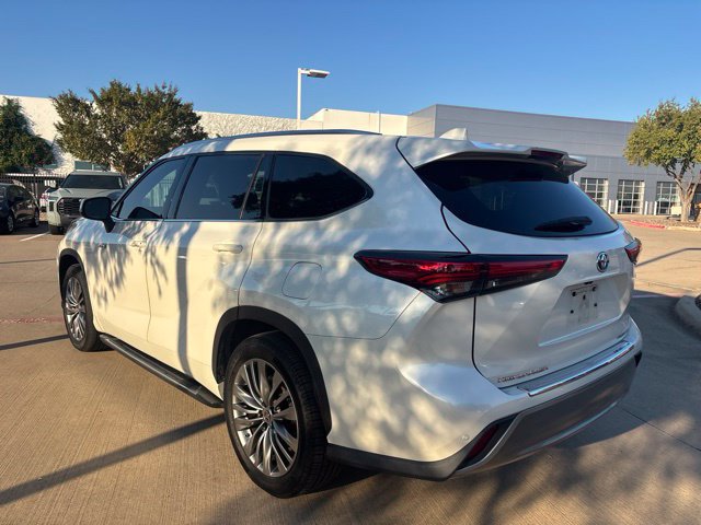 Used 2020 Toyota Highlander Platinum FWD image 7