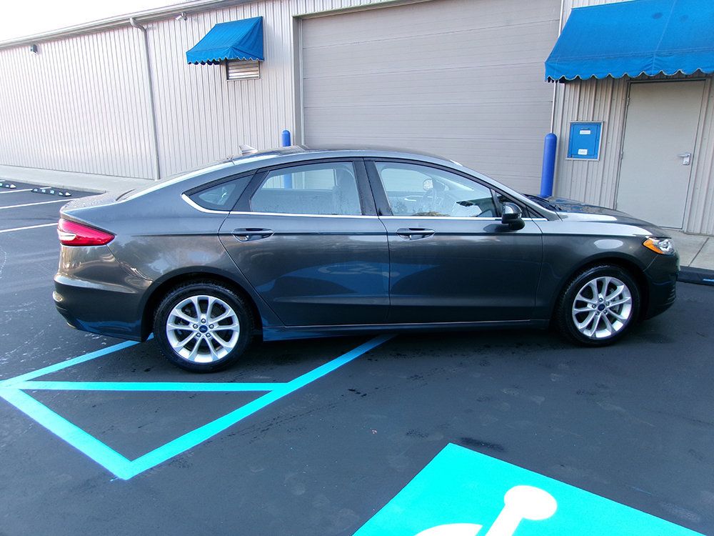 Used 2020 Ford Fusion SE image 7