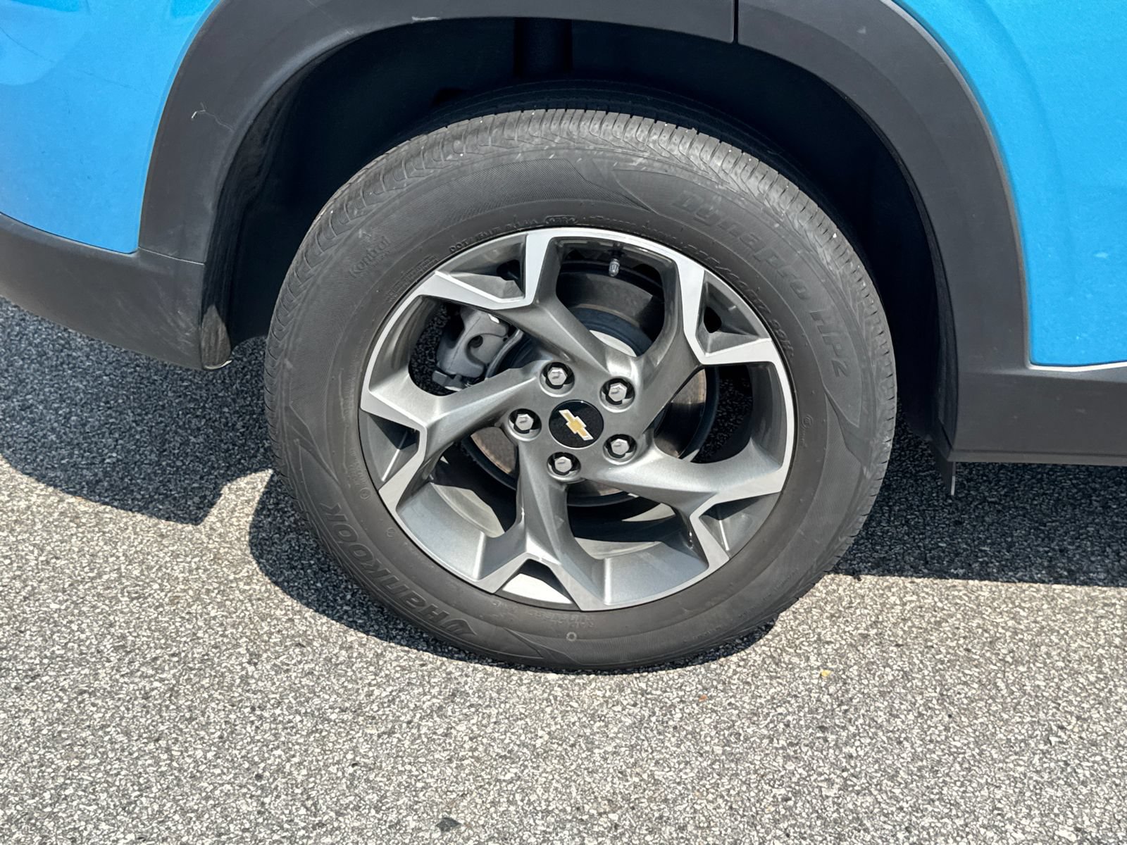 Used 2025 Chevrolet Trax LT FWD image 17