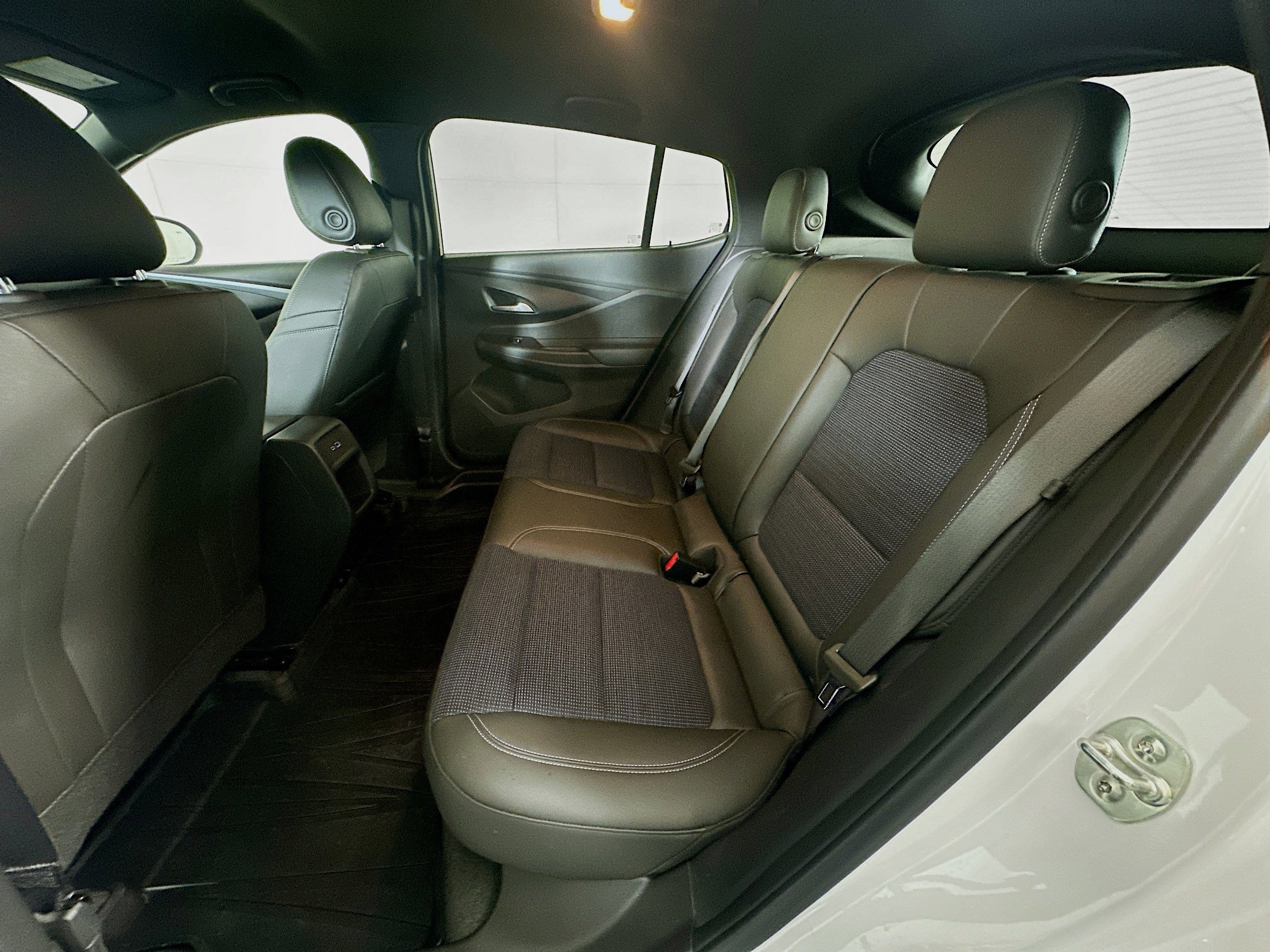 Used 2024 Buick Envista Preferred w/ Convenience I Package FWD image 28