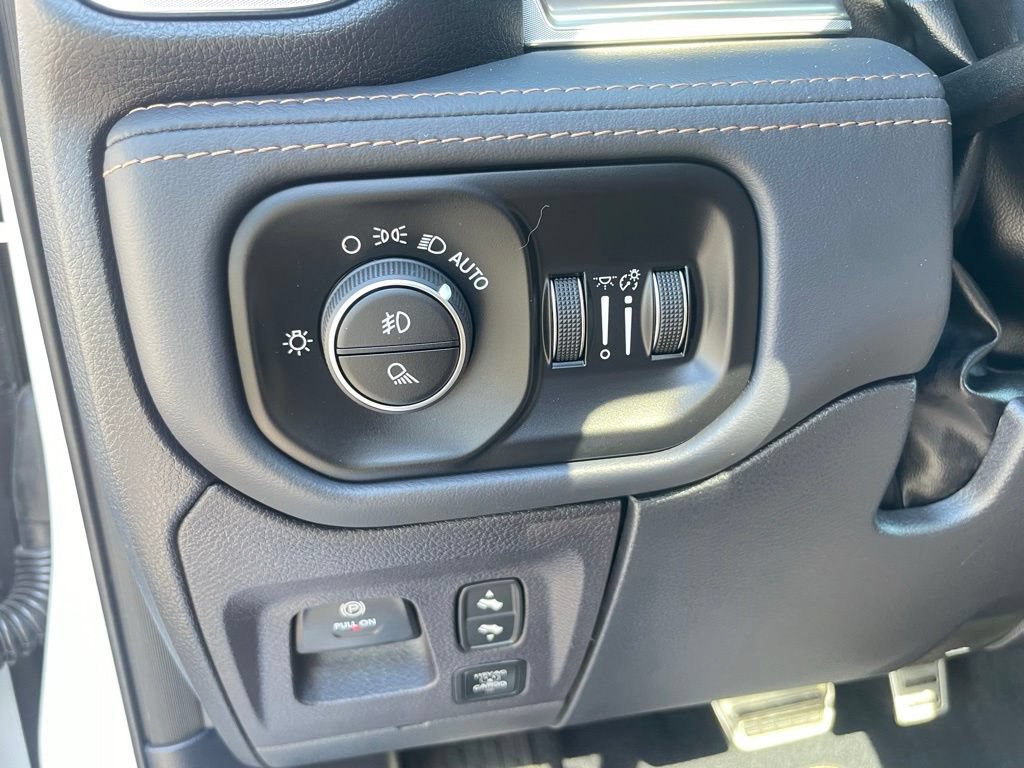 Certified 2025 RAM 1500 Tungsten w/ Off Road Group AWD/4WD image 24