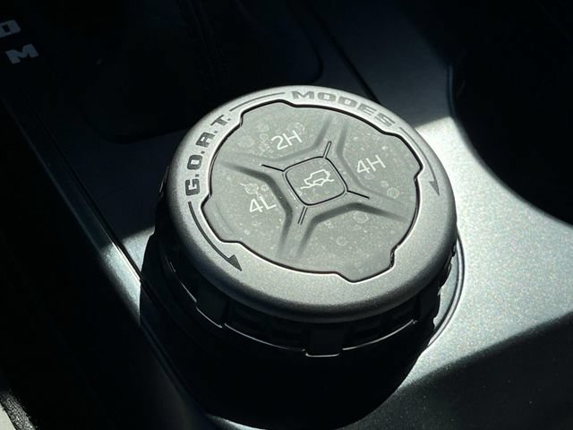 Used 2025 Ford Bronco Outer Banks AWD/4WD image 35