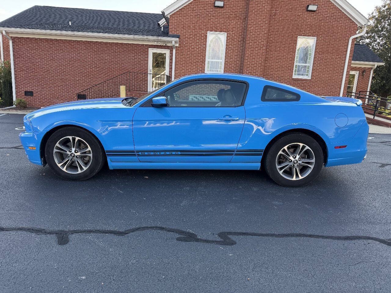 Used 2014 Ford Mustang Premium RWD image 8