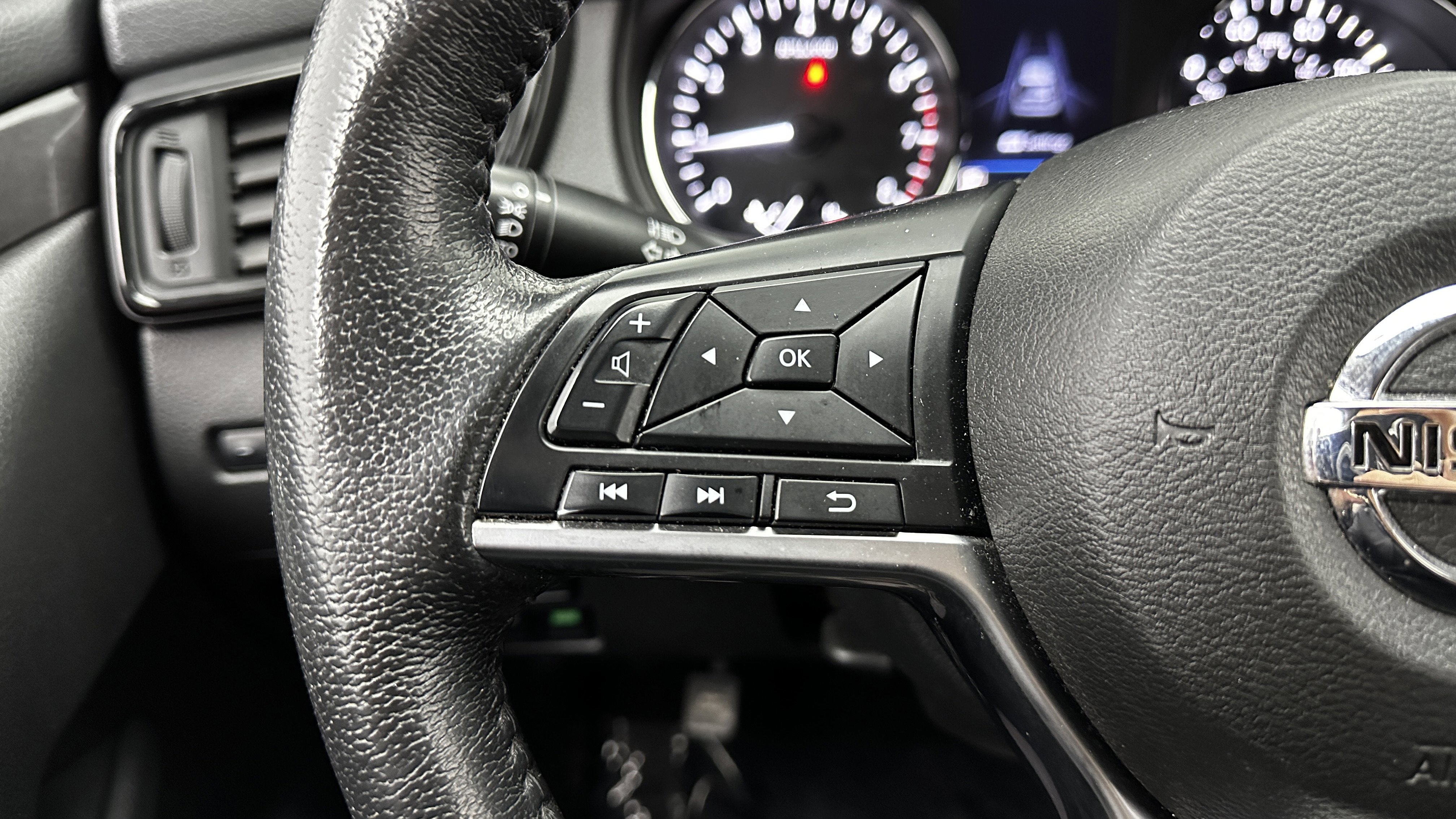 Used 2019 Nissan Rogue S w/ Special Edition Package image 18