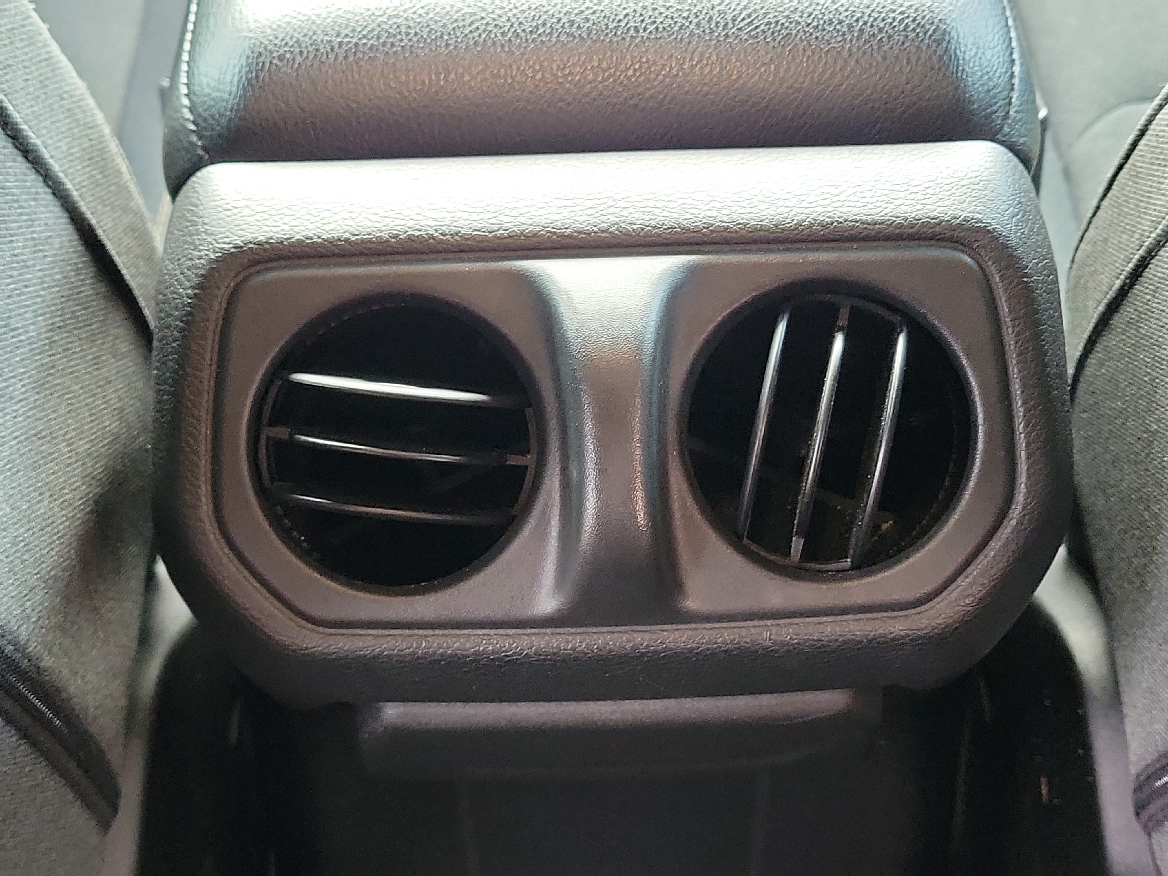 Used 2024 Jeep Wrangler Unlimited Sport AWD/4WD image 12