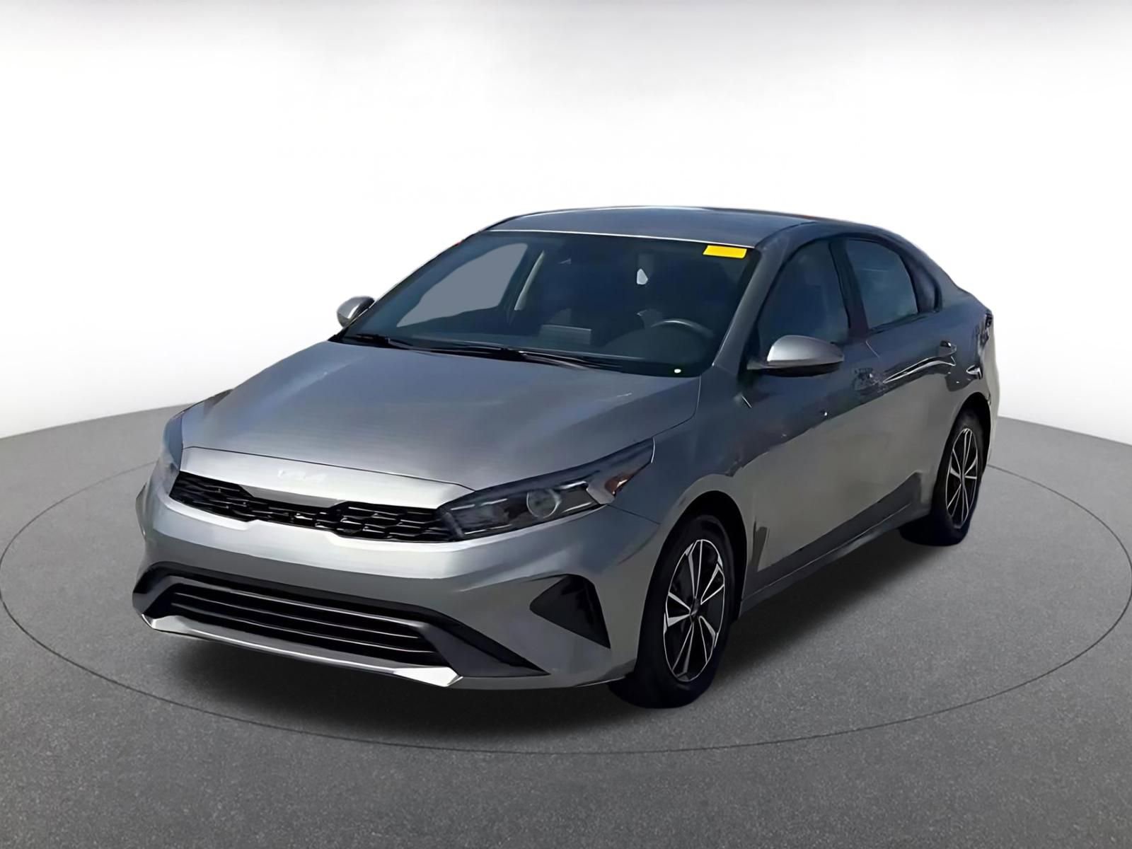 Used 2024 Kia Forte LXS image 7