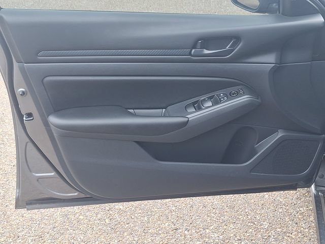 Certified 2025 Nissan Altima 2.5 S FWD image 12