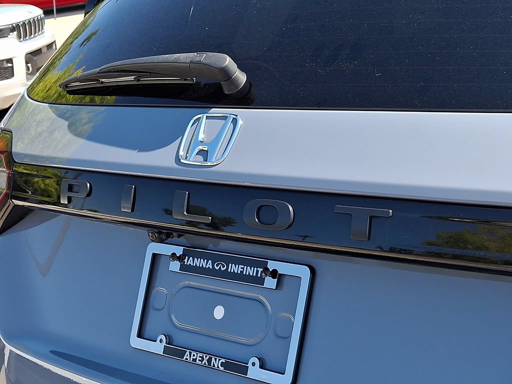 Used 2025 Honda Pilot Touring image 32