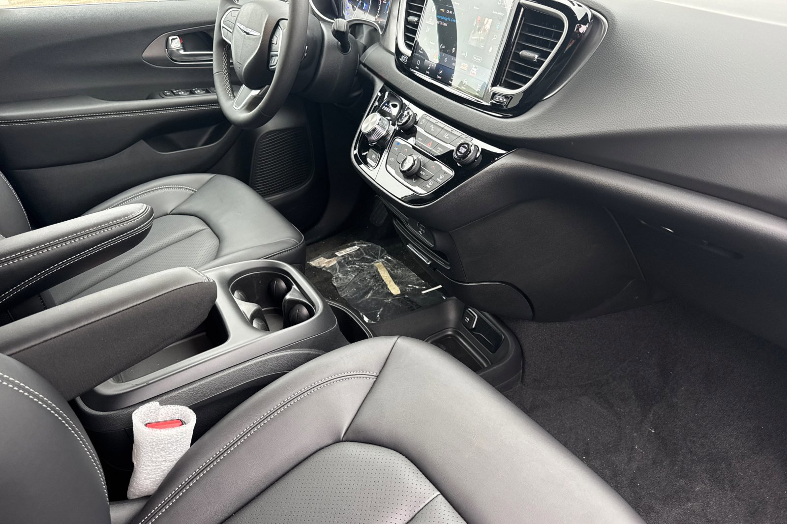 New 2026 Chrysler Voyager LX image 15