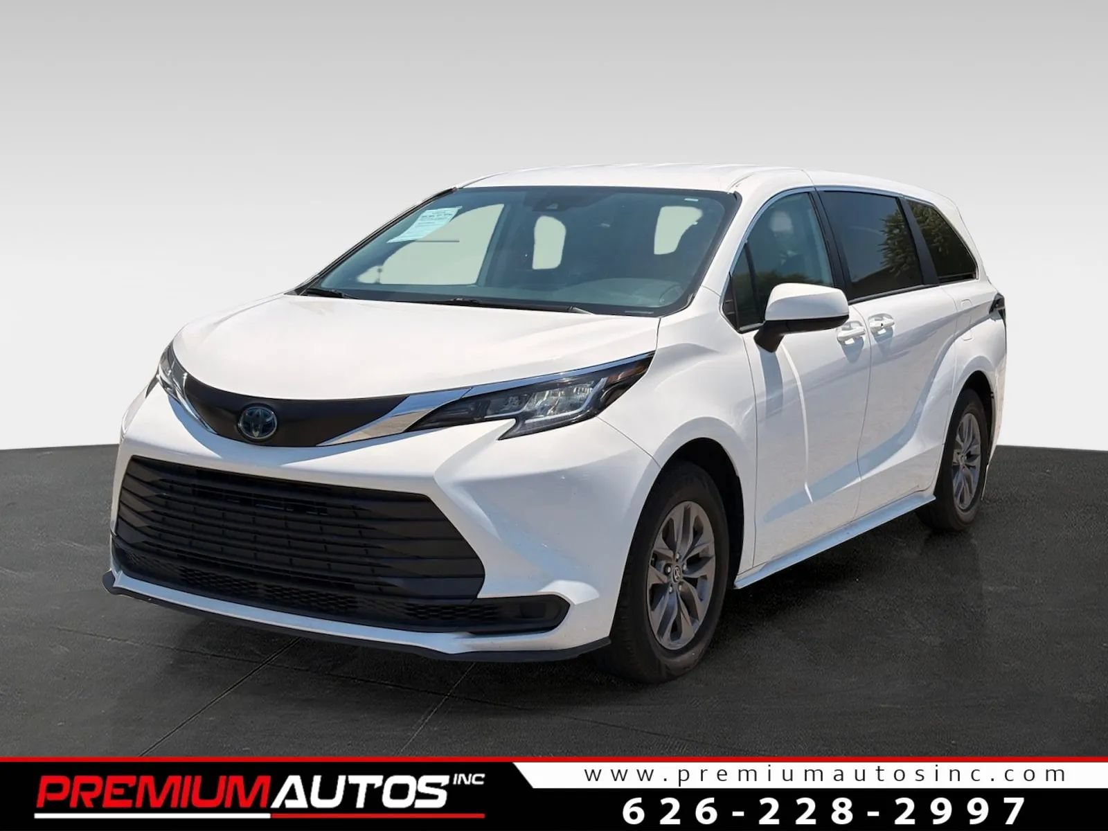 Used 2023 Toyota Sienna LE