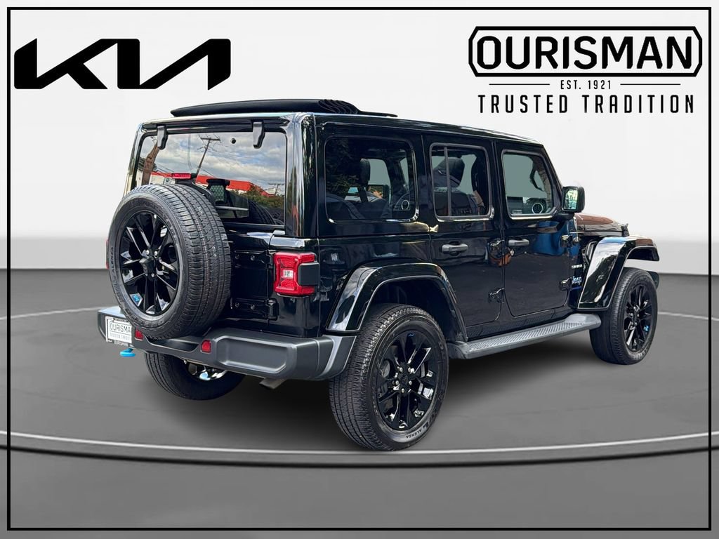 Used 2023 Jeep Wrangler Unlimited Sahara AWD/4WD image 4