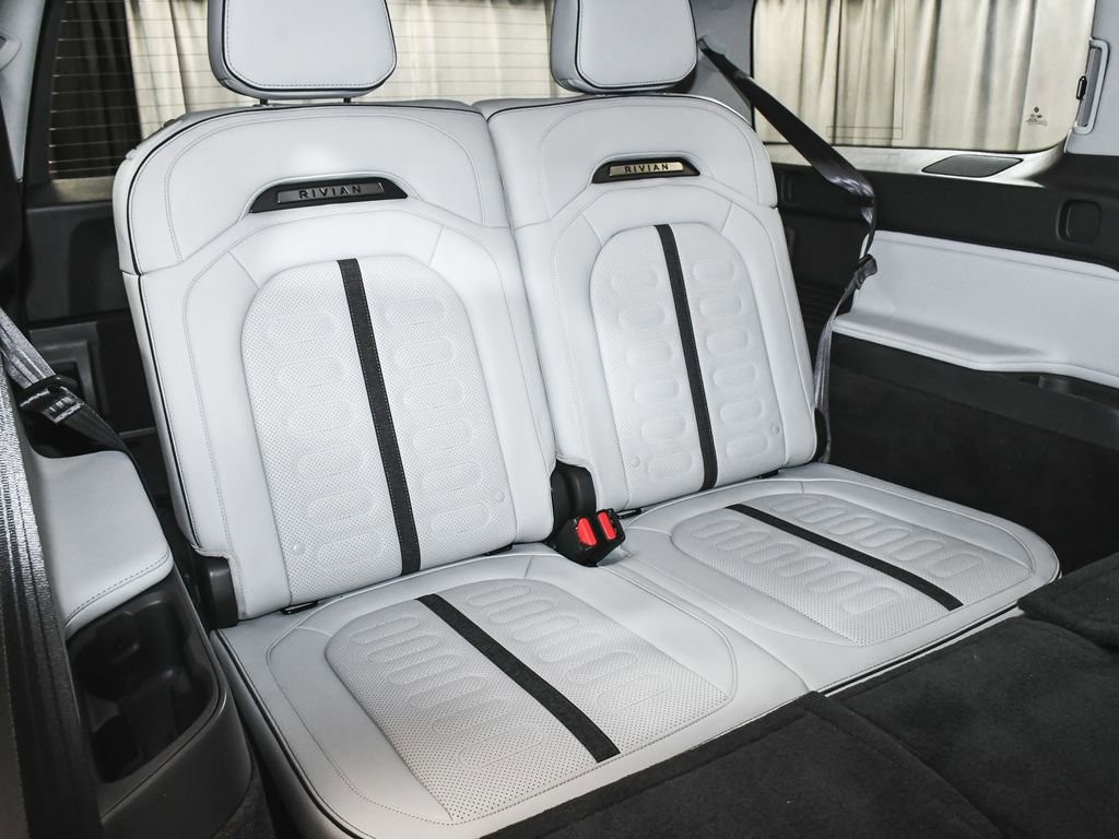 Used 2025 Rivian R1S Adventure image 59