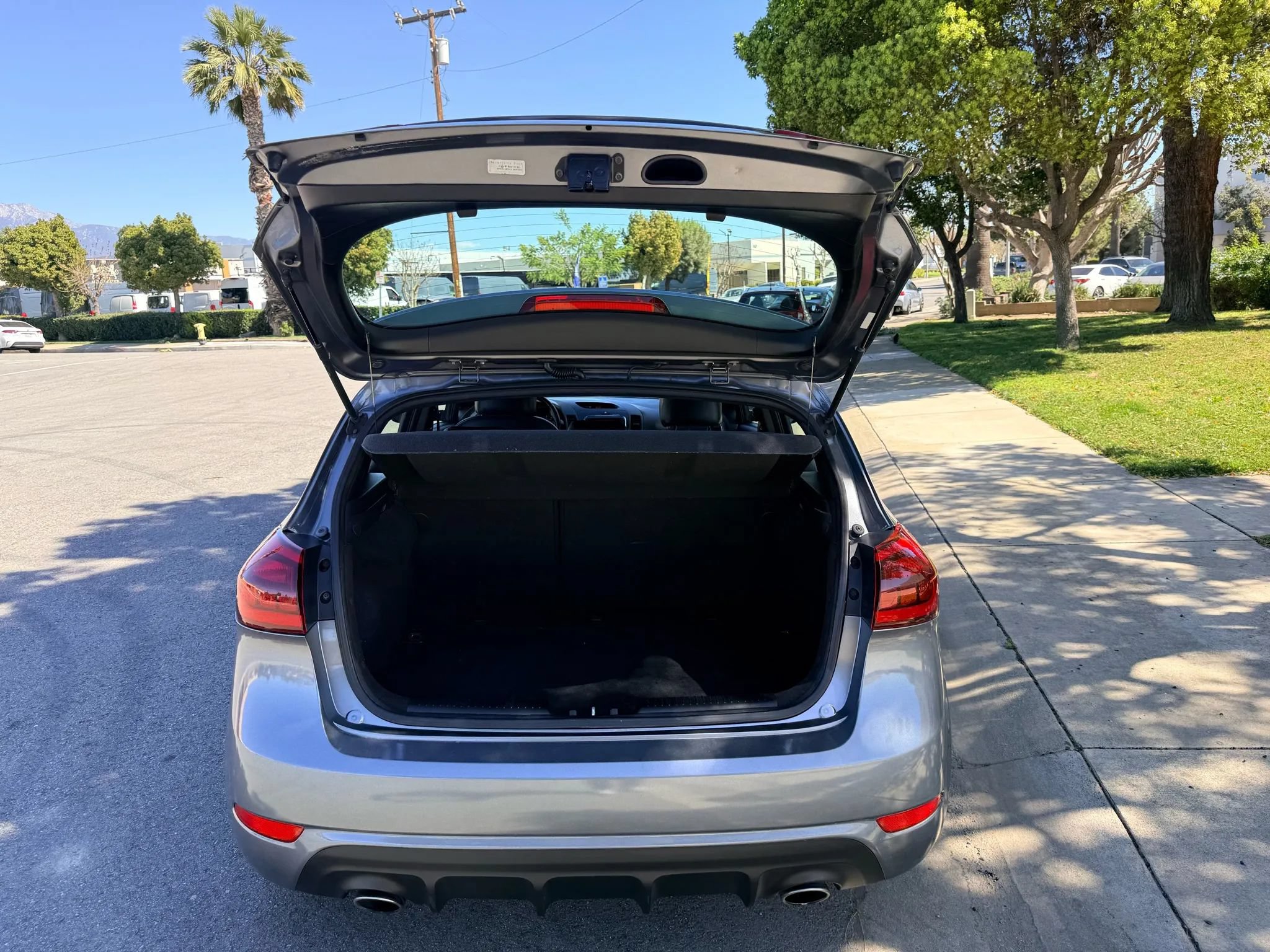 Used 2017 Kia Forte SX FWD image 12