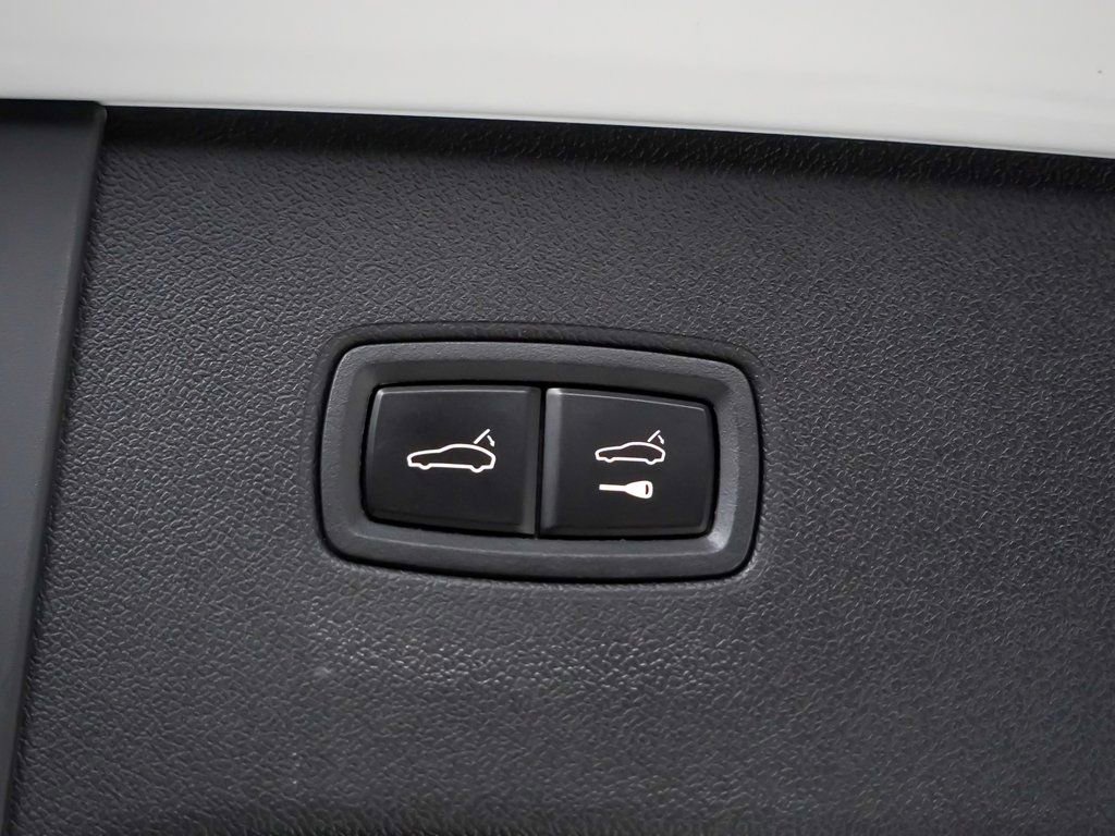 Used 2025 Porsche Cayenne image 14