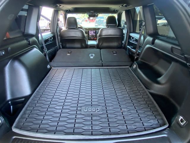 Used 2023 Jeep Grand Cherokee Altitude image 29