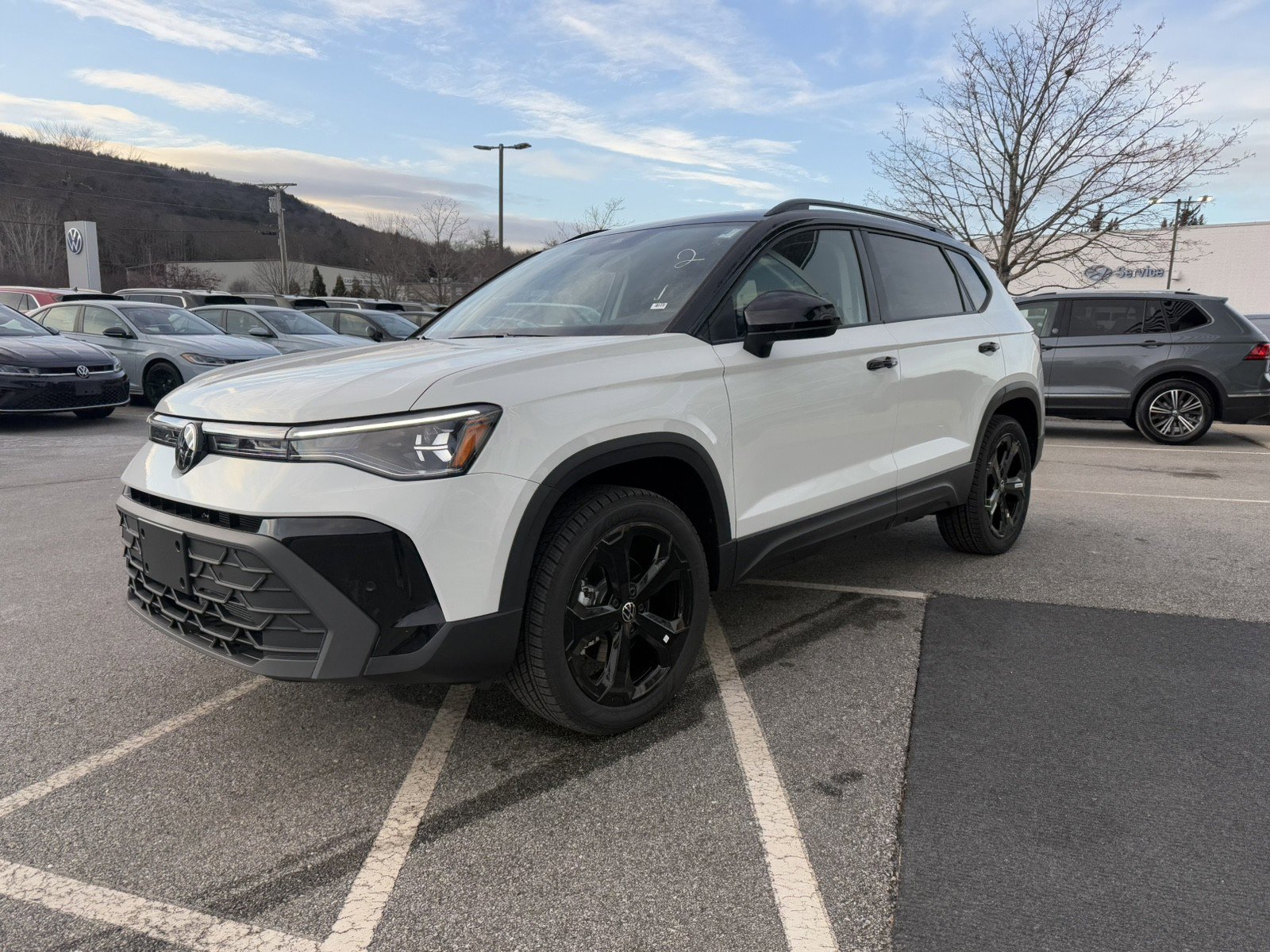 Used 2025 Volkswagen Taos SE AWD/4WD image 7