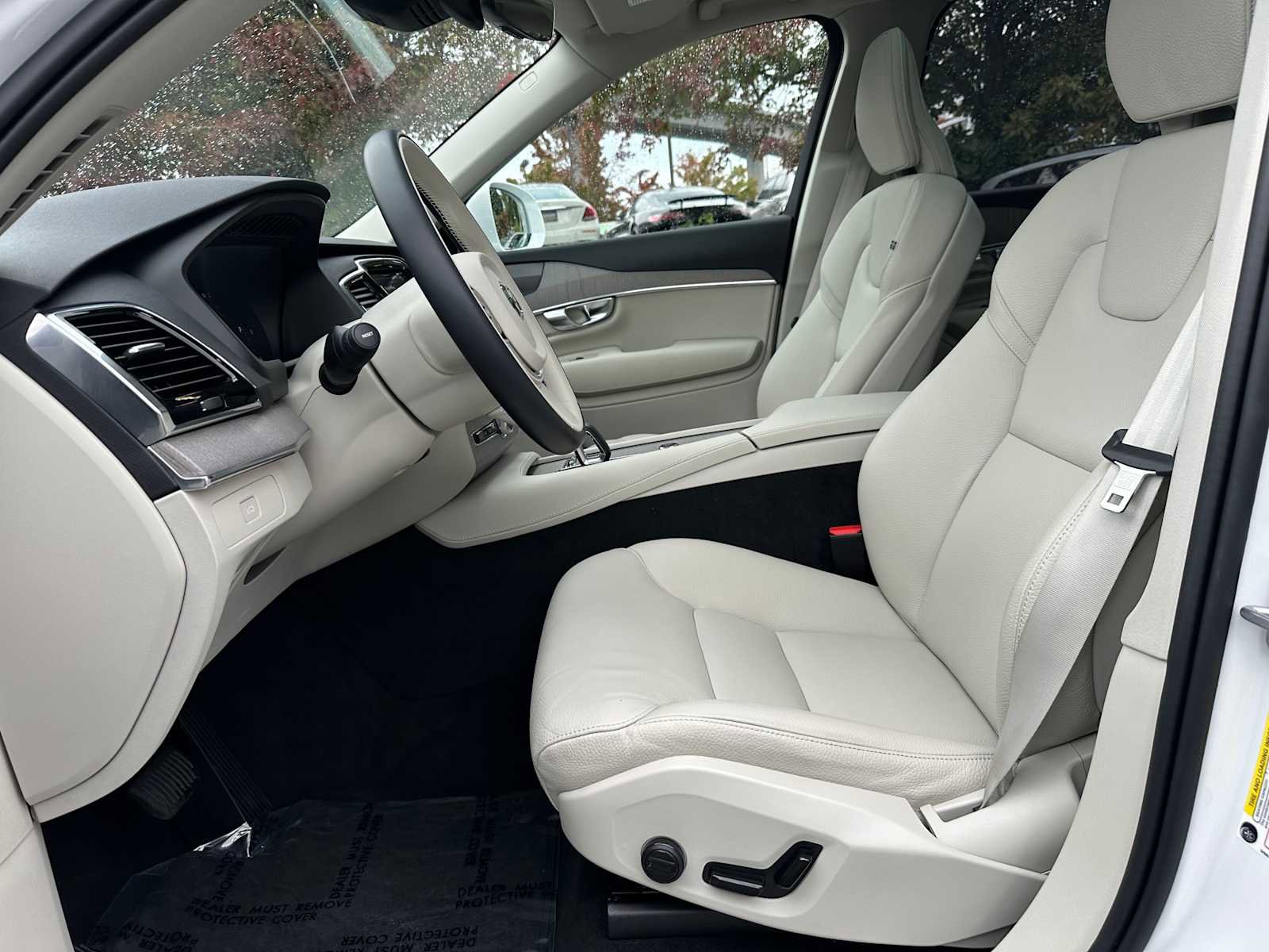 Used 2025 Volvo XC90 B6 Plus w/ Protection Package Premier image 20