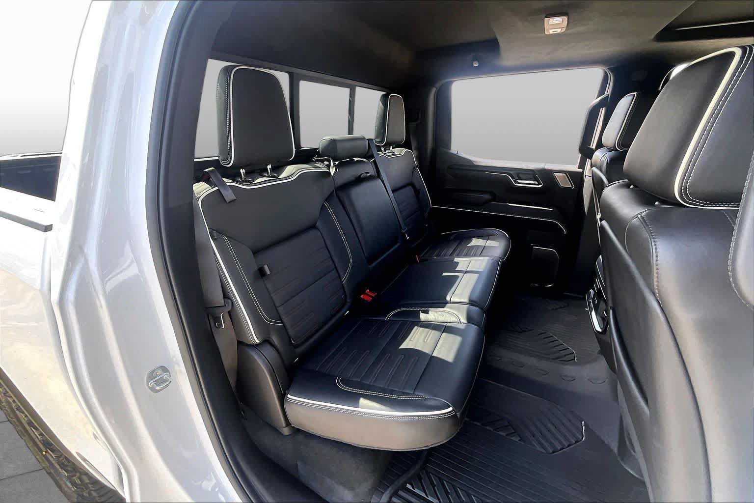 Used 2024 GMC Sierra 1500 AT4X w/ AT4X AEV Edition AWD/4WD image 39
