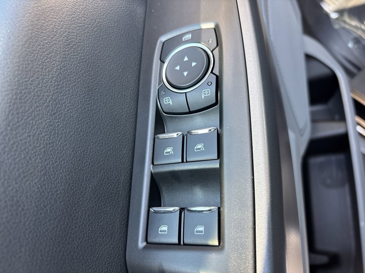 Certified 2025 Ford F350 XLT w/ FX4 Off-Road Package image 16