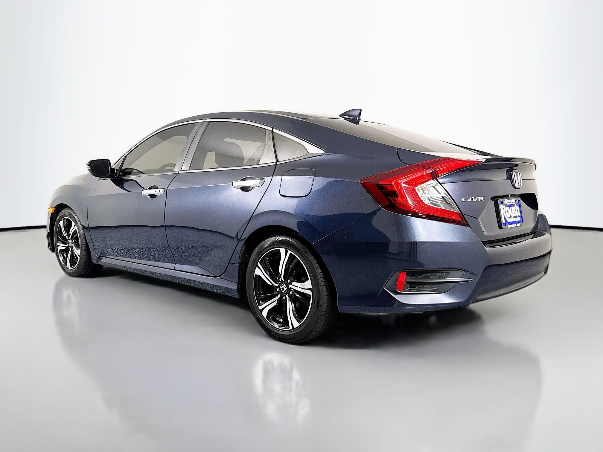Used 2017 Honda Civic Touring image 7