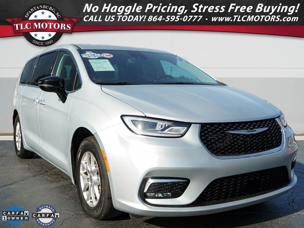 Used 2024 Chrysler Pacifica Touring-L